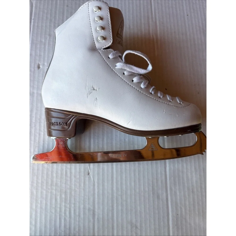 Jackson Artiste Women's Ice Skates, Mark IV Blades, Size 7B
